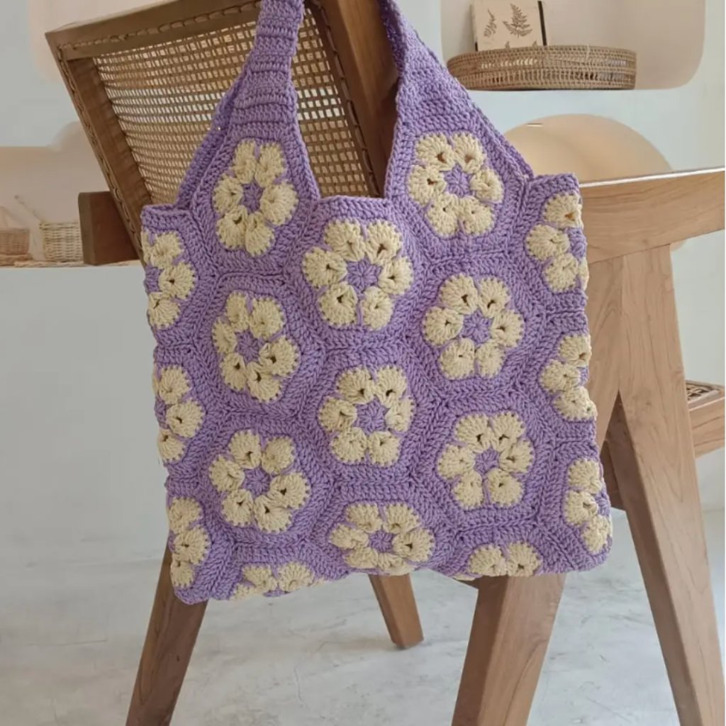 Flower Crochet Shoulder Bag // New